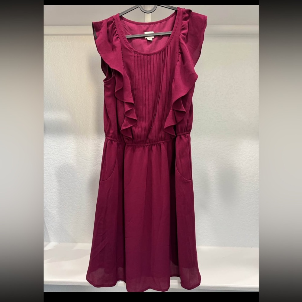 Women’s Elegant Ruffled Dress With Pockets in Maroon, size small